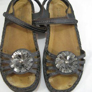 Naot Metal Flower Accent Ankle Strap Wedge Sandals Womens 39 8 Black Leather